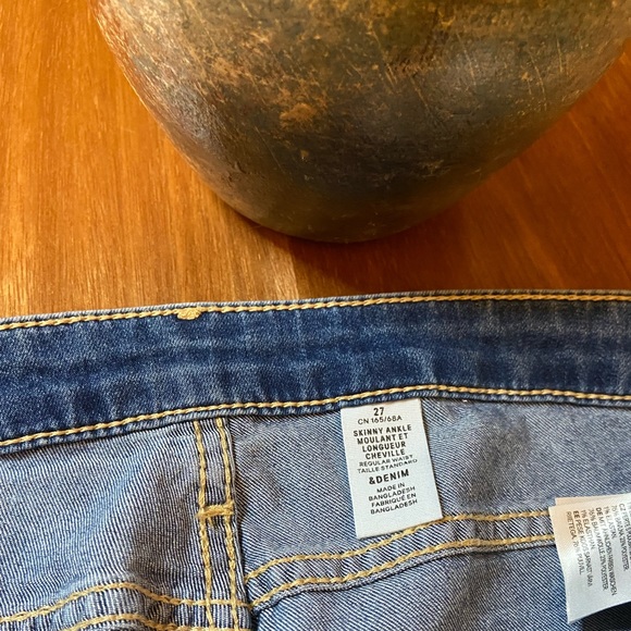H&M Medium Wash Skinny Jeans - Picture 2 of 4